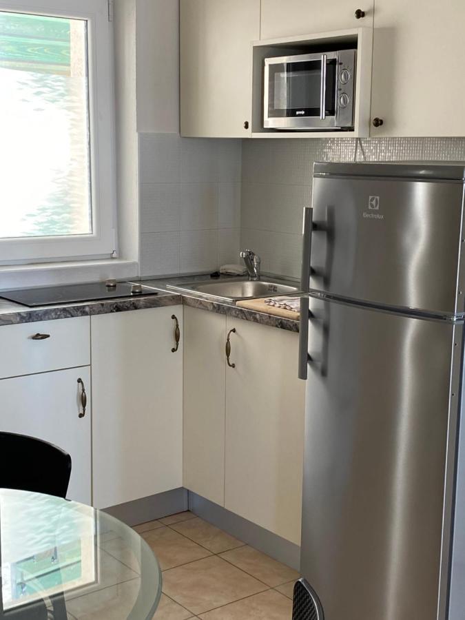 Villa Leo Beach Apartment Подгора Екстер'єр фото