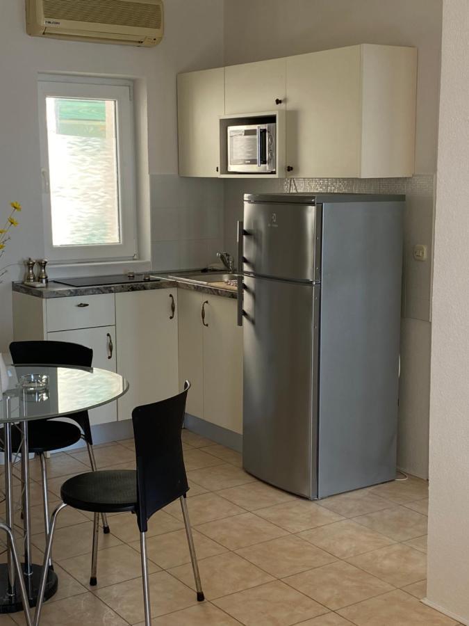 Villa Leo Beach Apartment Подгора Екстер'єр фото