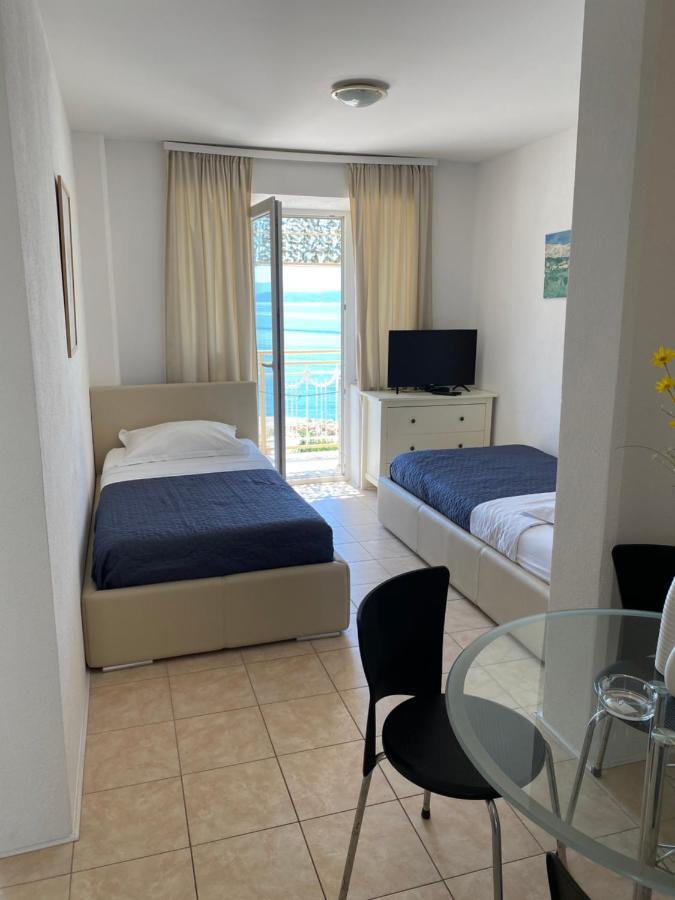 Villa Leo Beach Apartment Подгора Екстер'єр фото